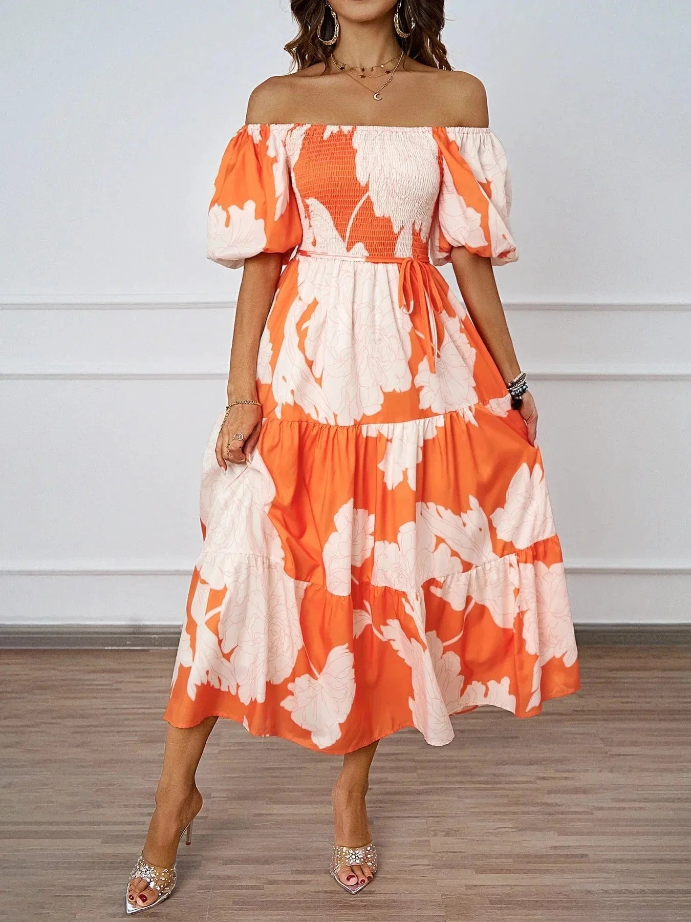 Robe à motifs floraux midi bohème