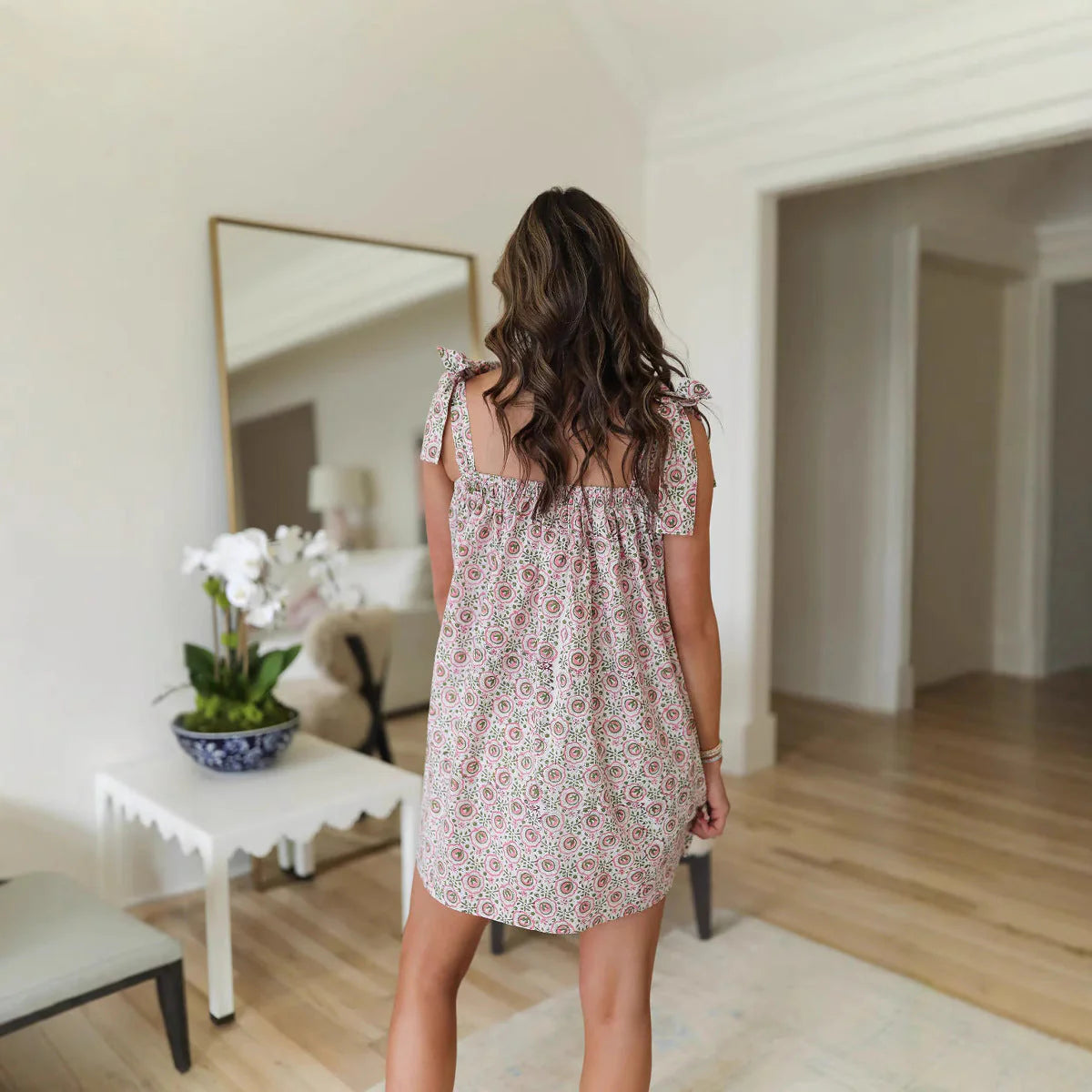 Nea | Short floral dress with straps