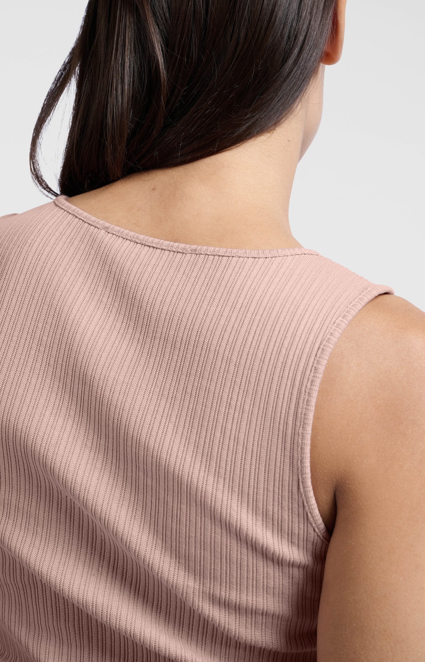 Ribbed singlet with button closure