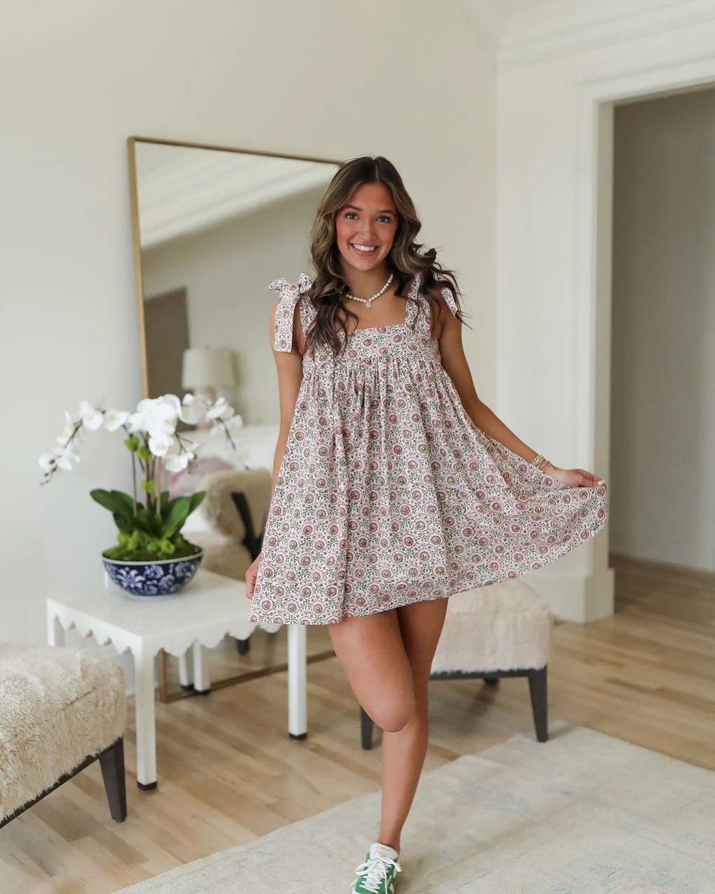Nea | Short floral dress with straps