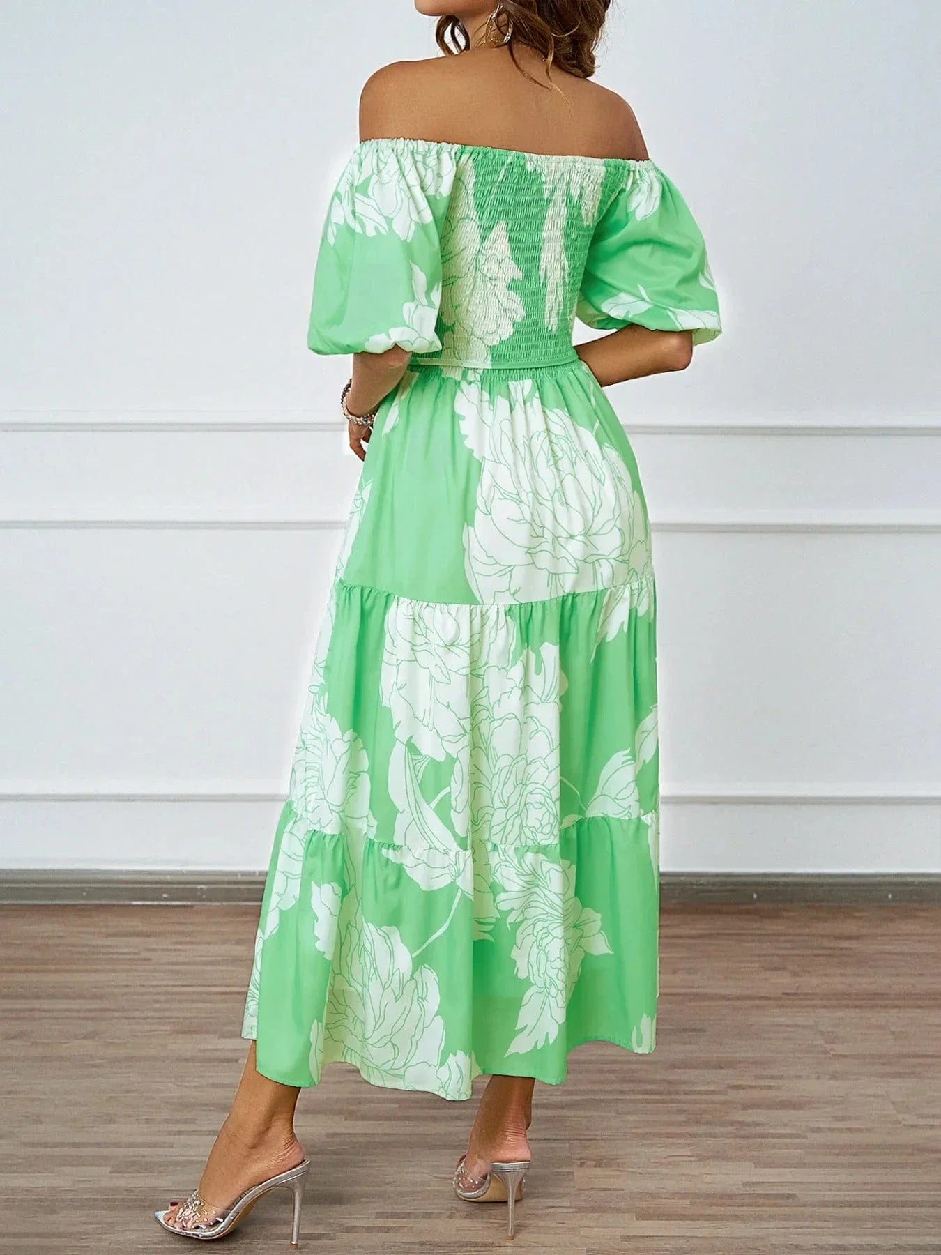 Robe à motifs floraux midi bohème